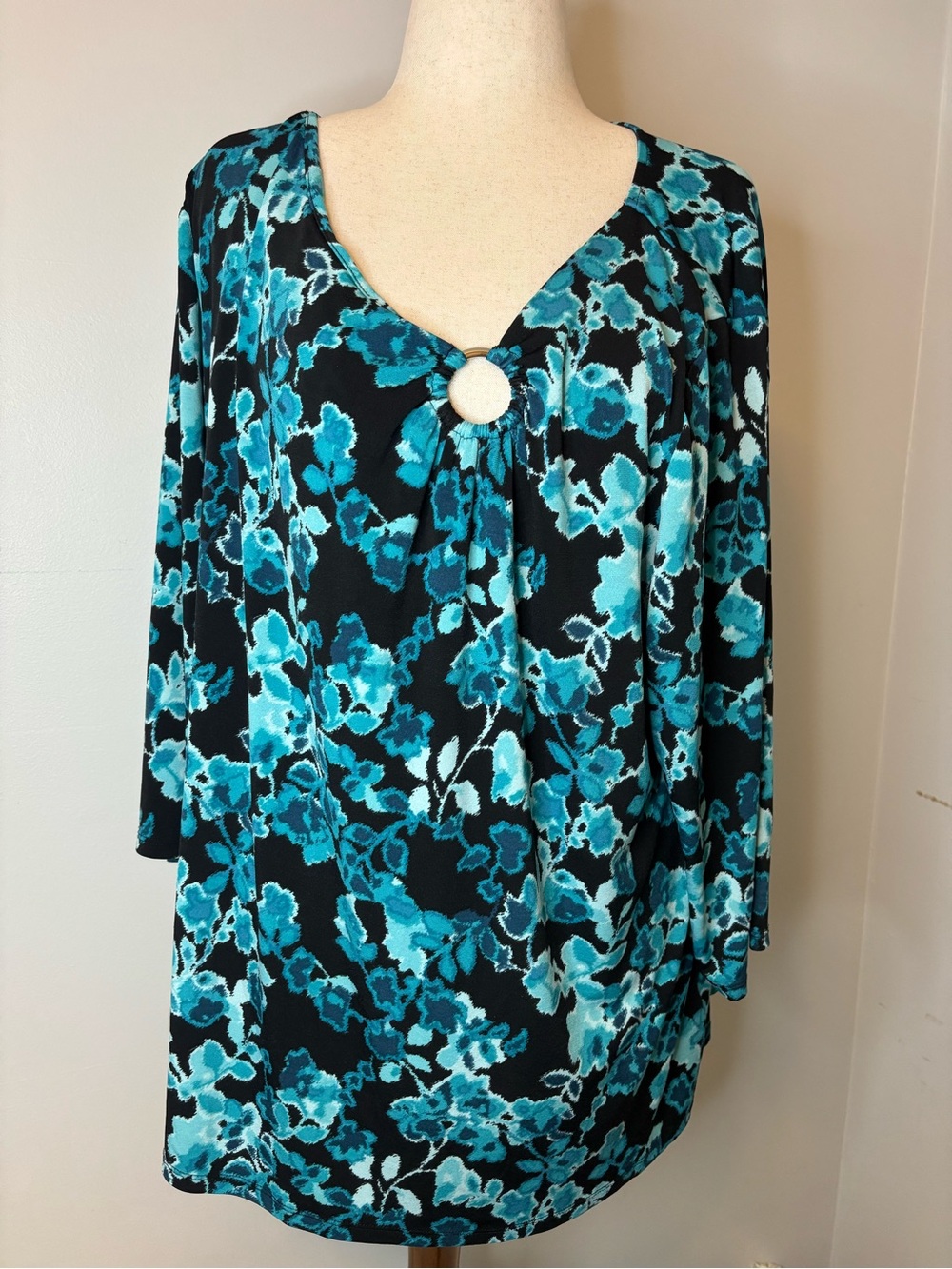 Cato Teal and Black Floral Ring-Detail Tunic